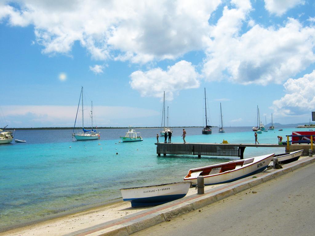 Bonaire Seaside Apartments Esterno foto